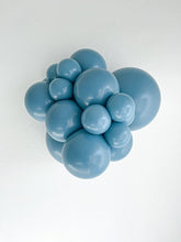 Load image into Gallery viewer, 15065 Tuftex Blue Slate 5&quot; Round (50ct)

