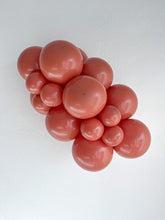Load image into Gallery viewer, 24035 Tuftex Burnt Orange 24&quot; Round (25ct)
