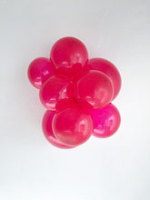 Load image into Gallery viewer, 17016 Tuftex Crystal Magenta 17&quot; Round (50ct)
