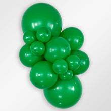 Load image into Gallery viewer, 404226 Fashion Shamrock Green 9&quot; Round (50ct)
