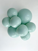 Load image into Gallery viewer, 36097 Tuftex Empower-Mint 36&quot; Round (10ct)
