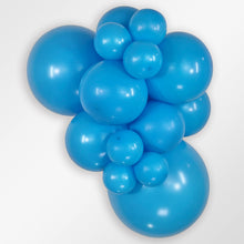 Load image into Gallery viewer, 220666 Fashion Blue 9&quot; Round (50ct)
