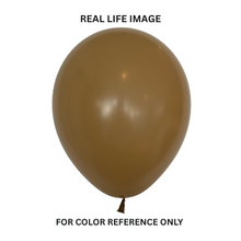 Load image into Gallery viewer, 386898 Fashion Latte 11&quot; Round (50ct)
