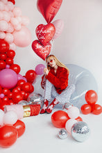 Load image into Gallery viewer, PIN10 Lipstick Piñata
