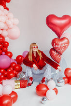 Load image into Gallery viewer, PIN10 Lipstick Piñata
