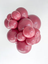 Load image into Gallery viewer, 10086 Tuftex Samba 11&quot; Round (100ct)
