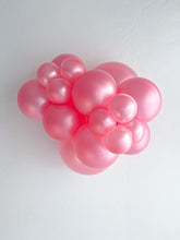 Load image into Gallery viewer, 10038 Tuftex Shimmering Pink 11&quot; Round (100ct)
