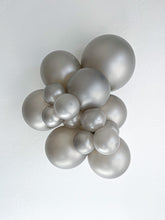 Load image into Gallery viewer, 15032 Tuftex Metallic Silver 5&quot; Round (50ct)
