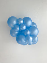 Load image into Gallery viewer, 15034 Tuftex Pearl Sky Blue 5&quot; Round (50ct)
