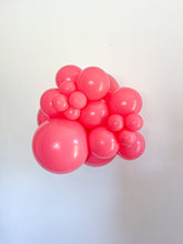 Load image into Gallery viewer, 24093 Tuftex Taffy 24&quot; Round (25ct)
