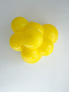 17009 Tuftex Yellow 17" Round (50ct)